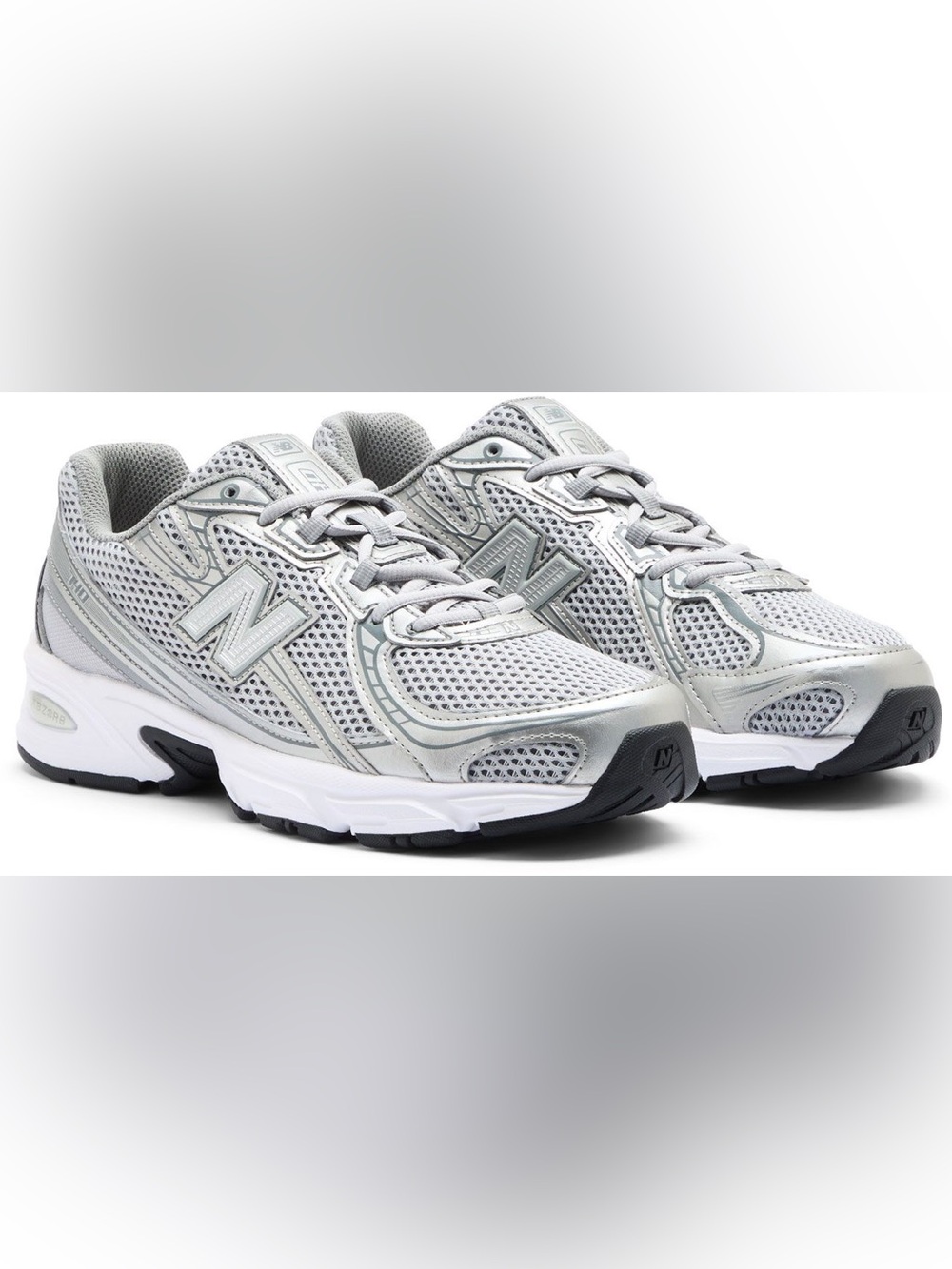 NWOT New Balance 740 Metallic Silver Grey Mesh Sneakers